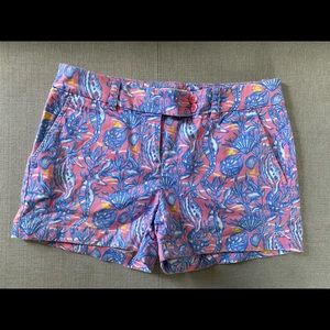 Women’s Vineyard Vines shorts size 4